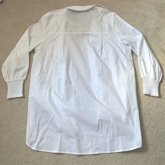 Forever 21 White Oversized Button-Up Shirt | Women’s Size S/P - Picture 3 of 5